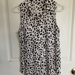 Leopard print sleeveless blouse